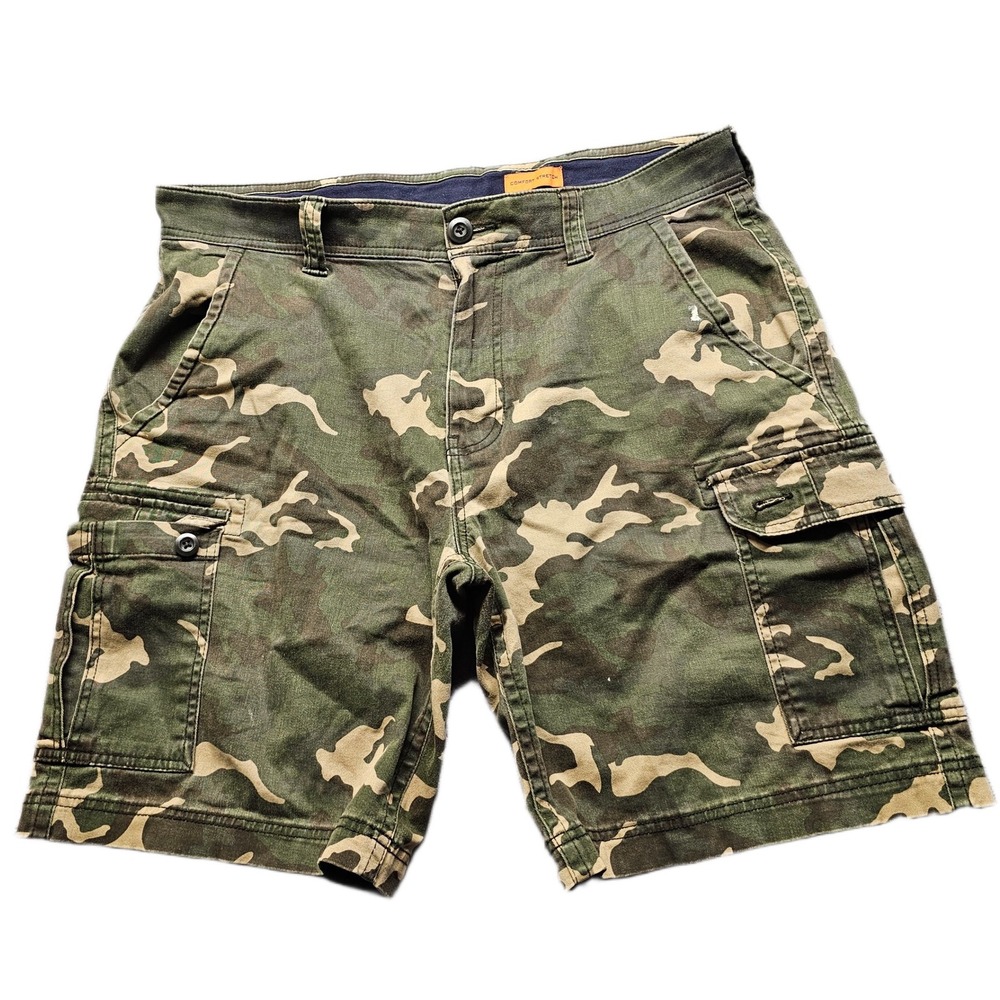 St John's Bay Cargo Shorts Men Size 36 Green Camo Comfort Stretch Hiking Outdoor